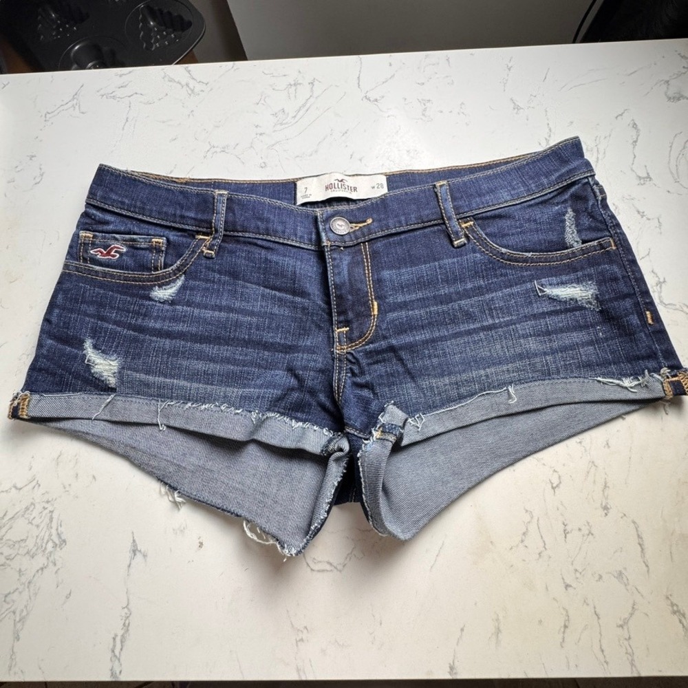 Hollister Low Rise Distressed Denim Shorts Dark Wash Cut Off W28 Size 7